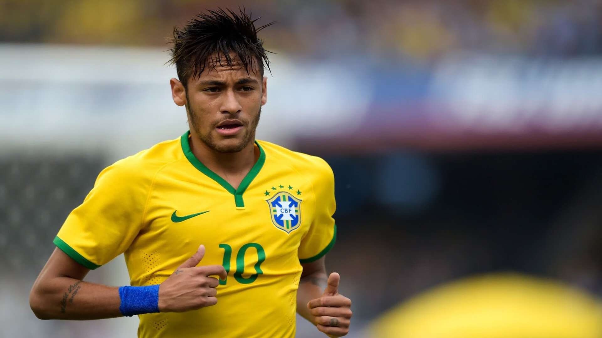 美国队前锋洛佩斯在巴黎奥运会上表现出色，洛佩斯首发